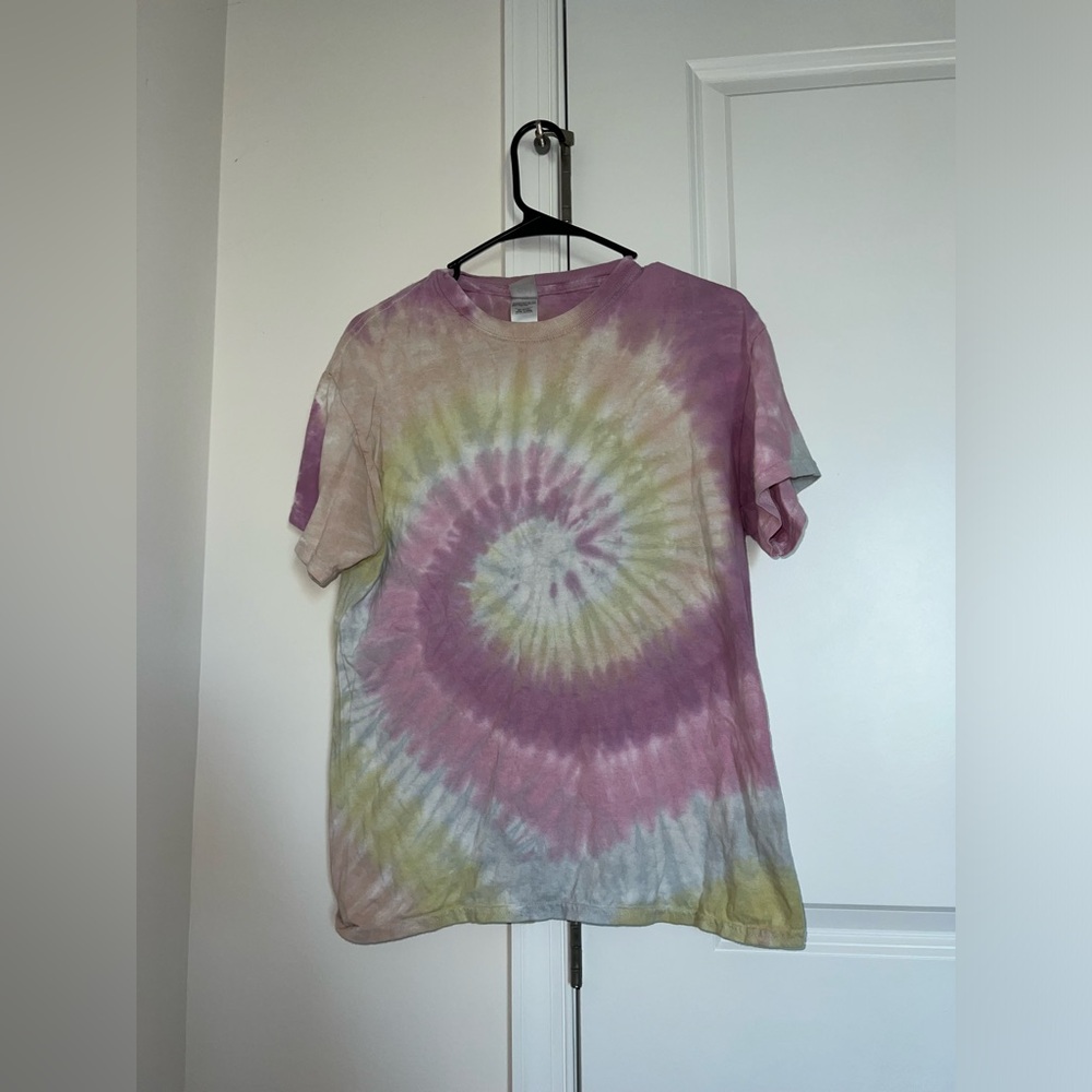 Target cotton like material tie-dye women’s t shirt